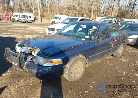 2003 Ford Crown Victoria Police z USA, uszkodzony, nr VIN 2FAHP71W13X199226